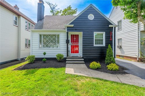 3718 Menlo Rd, Shaker Heights, OH, 44120-5055 | Card Image