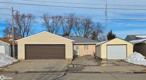 1224 Betsy Ln, Webster City, IA, 50595-2704 | Card Image