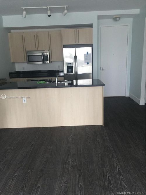 2121-n-1111 Sw 1st Ave, Miami, FL, 33130-5401 | Card Image