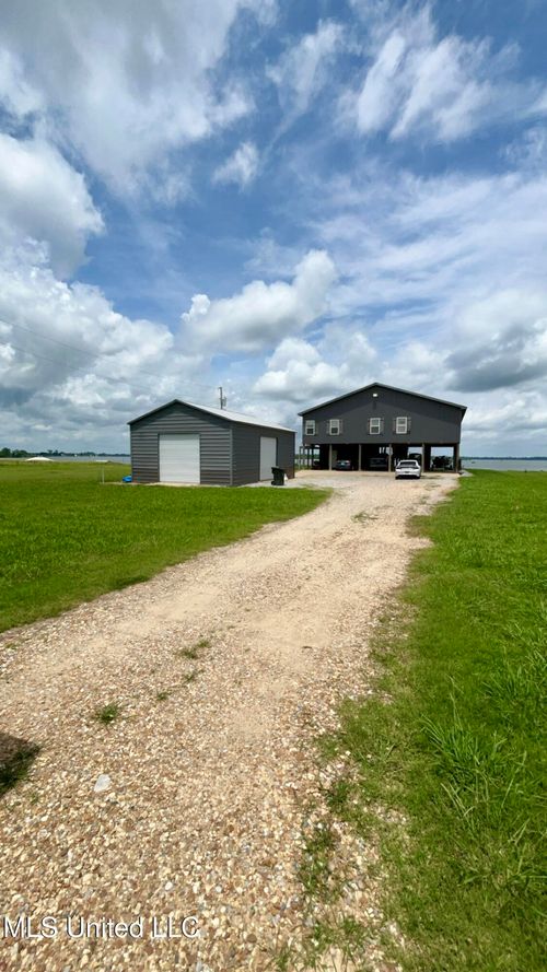 1216 Eagle Lake Shore Rd, Vicksburg, MS, 39183-7661 | Card Image