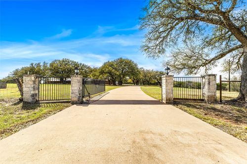 121 N Lone Star Parkway, Valley Mills, TX, 76689 | Card Image