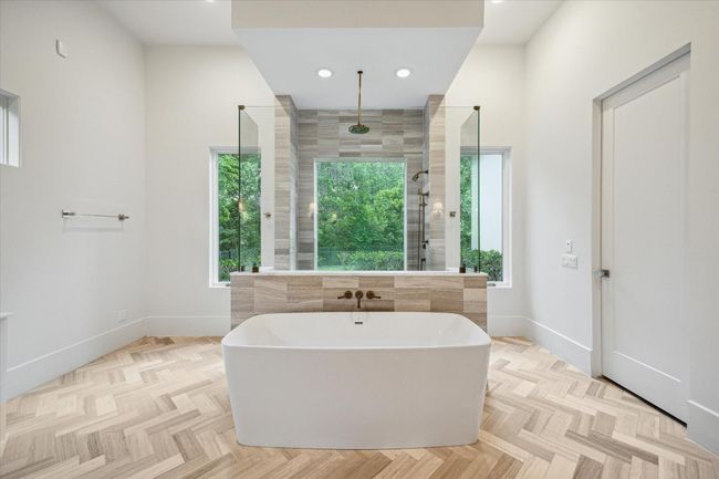 E - 22 E Shady Ln, House other with 5 bedrooms, 5 bathrooms and 3 parking in Houston TX | Image 25