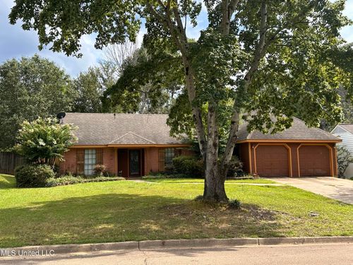 615 Live Oak Dr, Madison, MS, 39110-9364 | Card Image