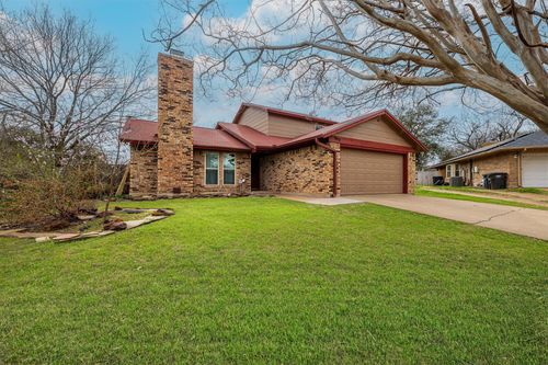 7008 Natchez Ct, Fort Worth, TX, 76133-6328 | Card Image