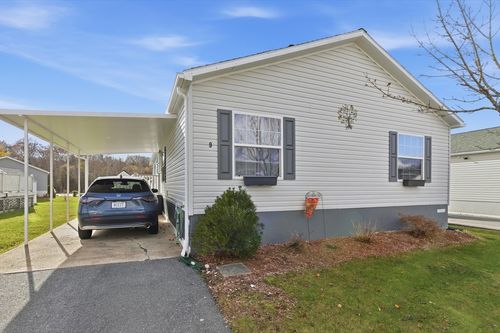 9 Blackbird St, Tiverton, RI, 02878-2398 | Card Image