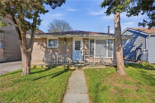 upper-154 Brock St, Brantford, ON, N3S5W1 | Card Image