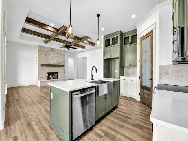 10016 Valley Oak Ct, House other with 5 bedrooms, 2 bathrooms and null parking in Springtown TX | Image 9