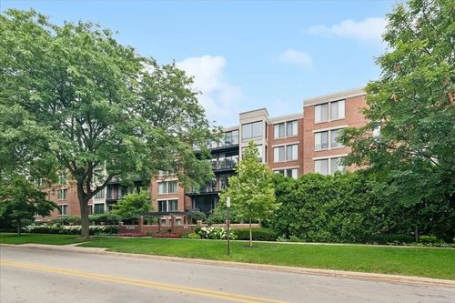 apt-204-1633 2nd St, Highland Park, IL, 60035-5719 | Card Image