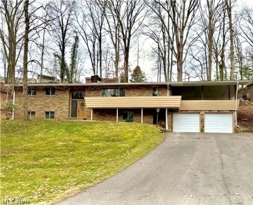 130 N Hills Dr, Parkersburg, WV, 26104-9236 | Card Image