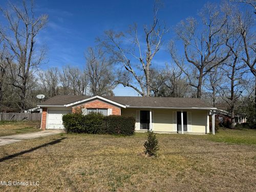309 S Steele Ave, Picayune, MS, 39466-5359 | Card Image
