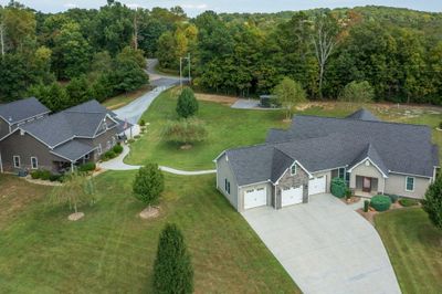 307 Tom Patterson Trail, House other with 3 bedrooms, 2 bathrooms and null parking in Dandridge TN | Image 2