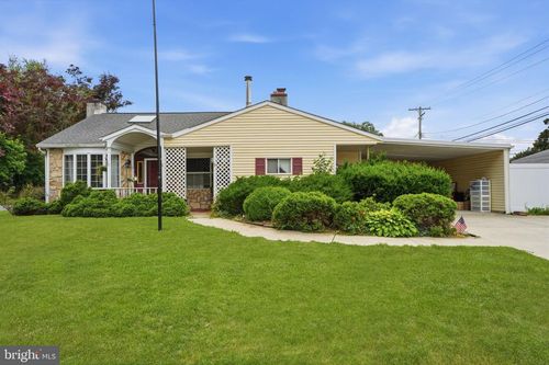 1 Meadow Ln, LEVITTOWN, PA, 19054-2005 | Card Image