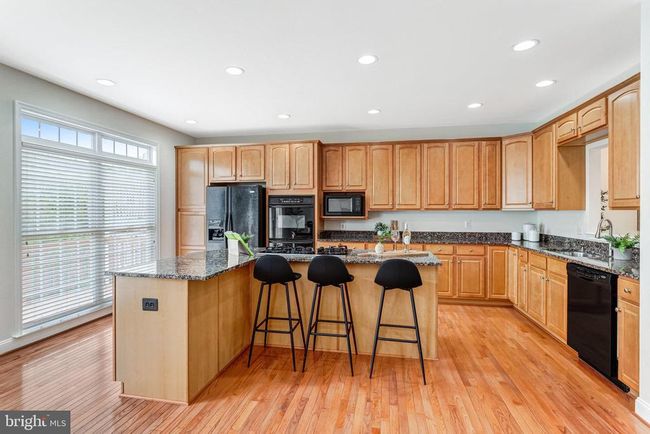 25804 Commons Sq, Townhouse with 3 bedrooms, 4 bathrooms and null parking in CHANTILLY VA | Image 13