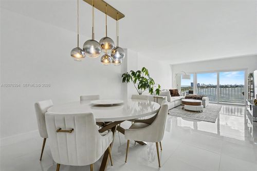 1924-500 Bayview Dr, Sunny Isles Beach, FL, 33160-4779 | Card Image