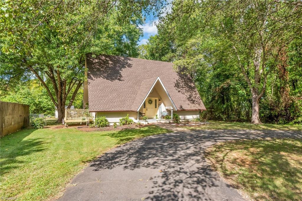 Hutchins St, Winston Salem, NC 27106