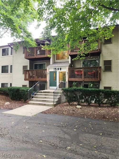 353-1548 Cedarwood Dr, Westlake, OH, 44145-5825 | Card Image
