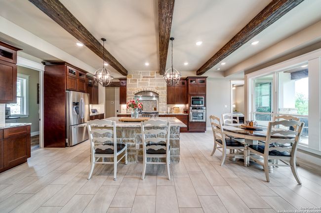 895 Private Road 1742, House other with 4 bedrooms, 5 bathrooms and null parking in Mico TX | Image 9