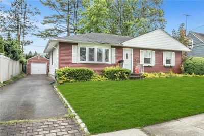 13 Ross Lane, House other with 3 bedrooms, 2 bathrooms and null parking in East Norwich NY | Image 2