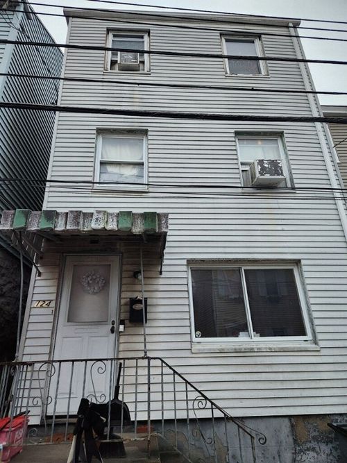 124 Fountain St, Allegheny, PA, 15212-4126 | Card Image