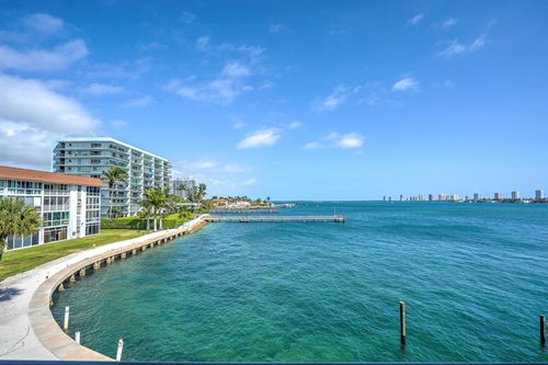 303-410 Wilma 303 Circle, Riviera Beach, FL, 33404 | Card Image