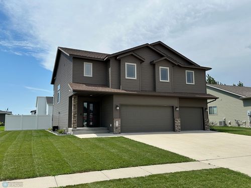 2616 7th St W, West Fargo, ND, 58078-3062 | Card Image