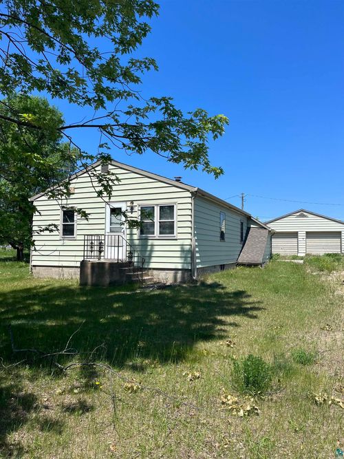 421 6th St Nw, Cass Lake, MN, 56633 | Card Image