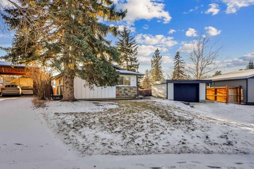 77 Ferncliff Cres Se, Calgary, AB, T2H0V5 | Card Image