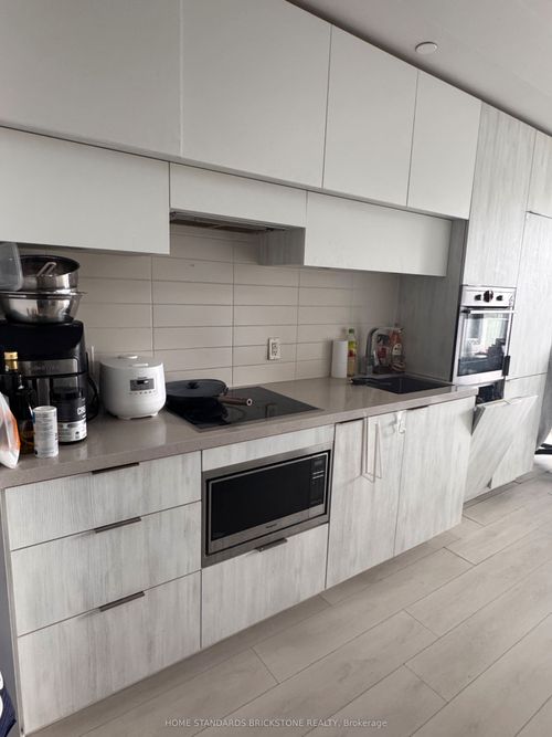 1101-8 Eglinton Avenue E, Toronto, ON, M4P0C1 | Card Image