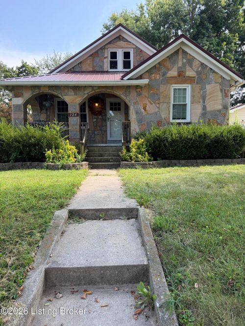 124 W Forest Ave, Hodgenville, KY, 42748-1412 | Card Image