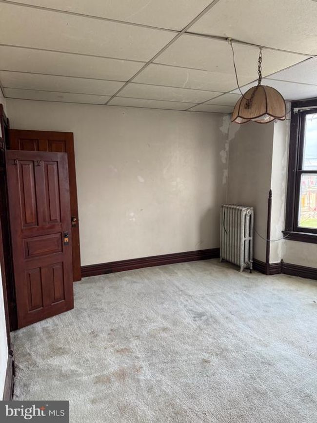 335 W Walnut St, Townhouse with 5 bedrooms, 2 bathrooms and null parking in Kutztown PA | Image 13