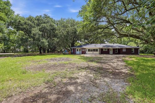 46721 Interstate 10, Winnie, TX, 77665-8499 | Card Image