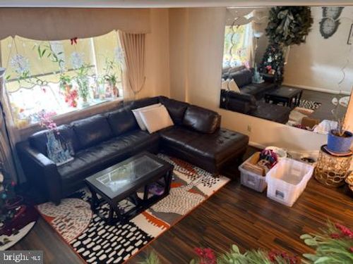 2102 Vista St, PHILADELPHIA, PA, 19152-4215 | Card Image