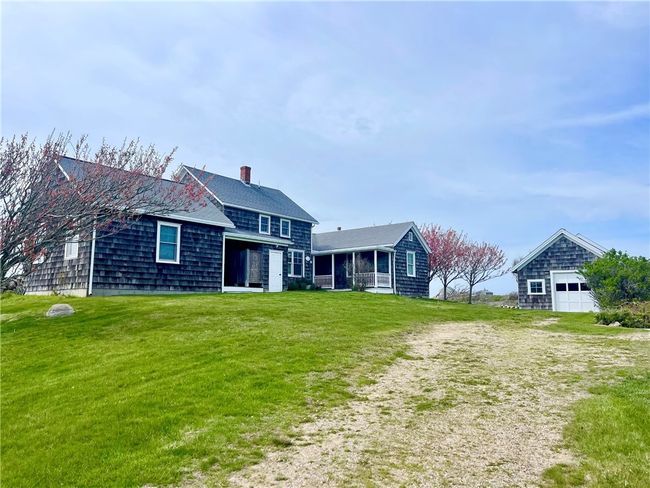 899 Cooneymus Rd, House other with 5 bedrooms, 4 bathrooms and 4 parking in Block Island RI | Image 25