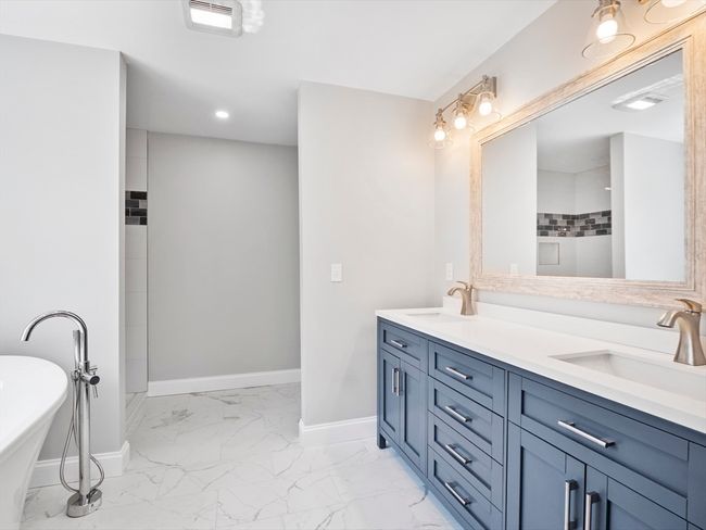 316 Old Westport Rd, House other with 5 bedrooms, 4 bathrooms and 6 parking in Dartmouth MA | Image 33