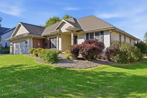 876 W Washington Avenue, Hartford, WI, 53027 | Card Image