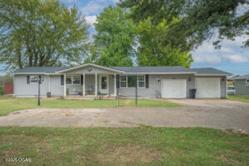 15825 Hammer Rd, Neosho, MO, 64850-8682 | Card Image