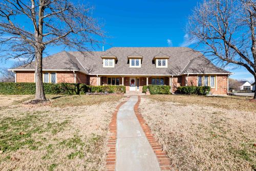 2420 N Greenleaf Ct, Wichita, KS, 67226 | Card Image