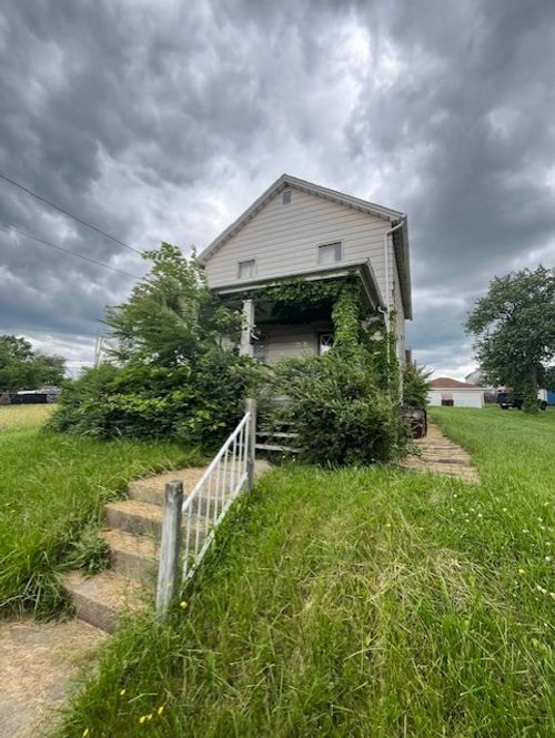 641 Fruit Ave, Farrell, PA, 16121-1949 | Card Image