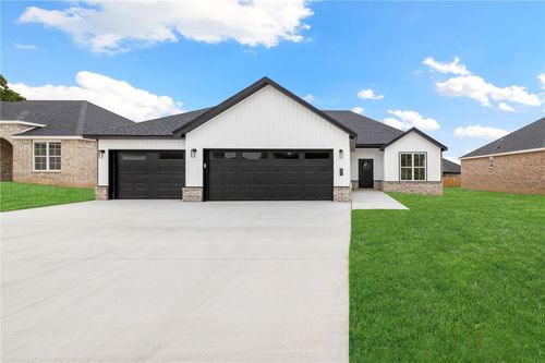 881 E Buchanan St, Prairie Grove, AR, 72753-5016 | Card Image