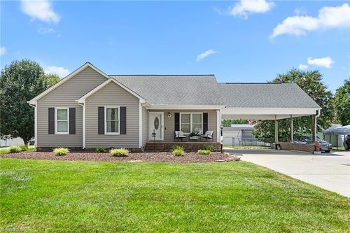 704 Rolling Rd, Haw River, NC, 27258-9690 | Card Image