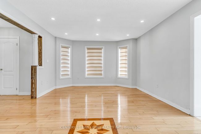 53 Pressed Brick Dr, House attached with 4 bedrooms, 4 bathrooms and 2 parking in Brampton ON | Image 7