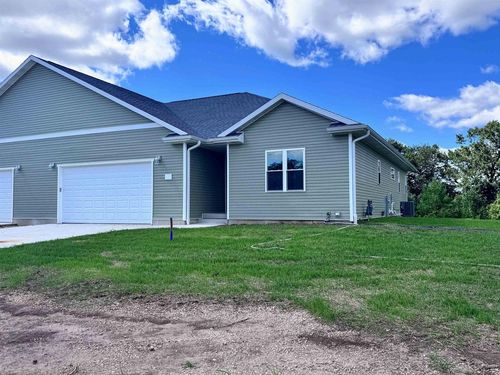 692 N Main St, FALL RIVER, WI, 53932-9570 | Card Image