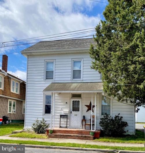 132 Chestnut Ave, ROBESONIA, PA, 19551-1204 | Card Image
