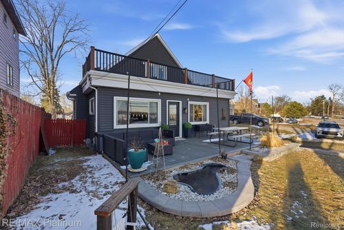 4960 Cooley Lake Rd, Waterford, MI, 48327-2811 | Card Image