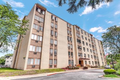 502 - 9725 S Karlov Avenue, Condo with 2 bedrooms, 1 bathrooms and 1 parking in Oak Lawn IL | Image 2