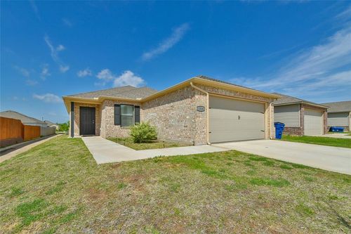 1316 Chuck Wagon Drive, El Reno, OK, 73036 | Card Image