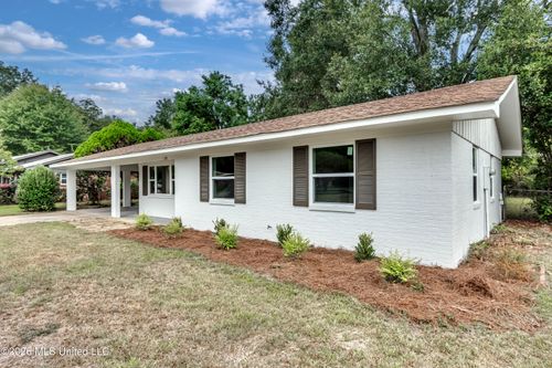 108 Crimson Ln, Brandon, MS, 39042-3716 | Card Image