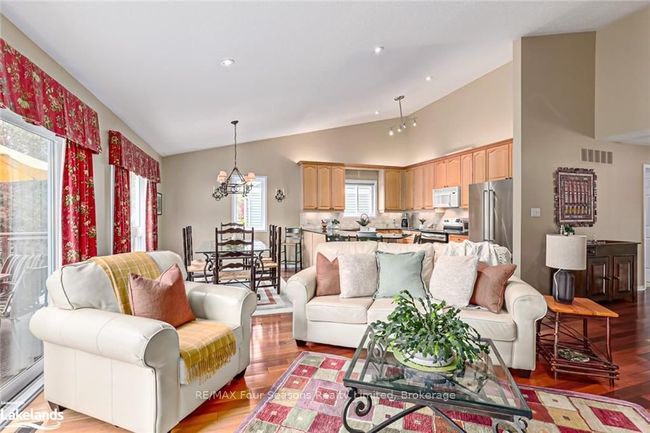 15 Westwind Dr, House attached with 4 bedrooms, 2 bathrooms and 2 parking in Collingwood ON | Image 18