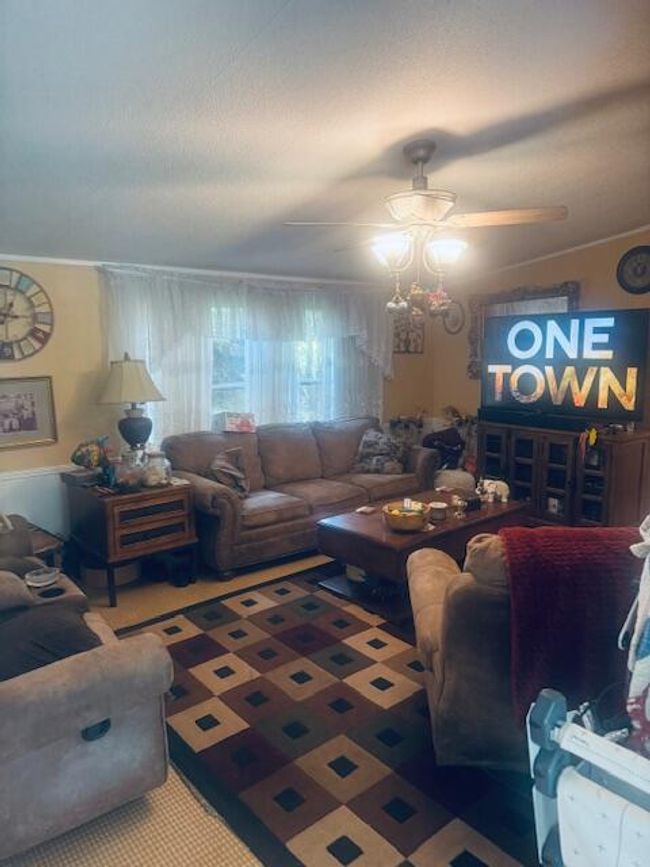 92 Spring Meadow Cir, House other with 4 bedrooms, 2 bathrooms and null parking in Campbellsville KY | Image 16