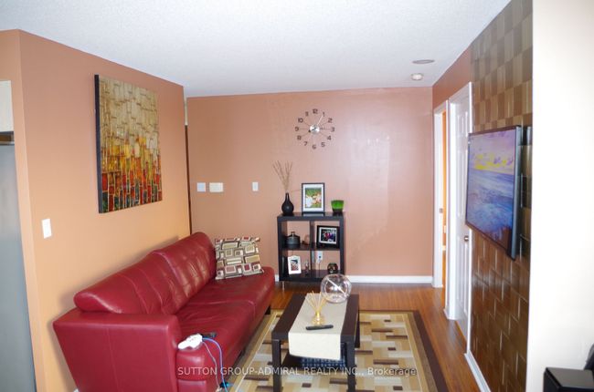 PH18 - 3 Ellesmere St, Condo with 2 bedrooms, 1 bathrooms and 2 parking in Richmond Hill ON | Image 11